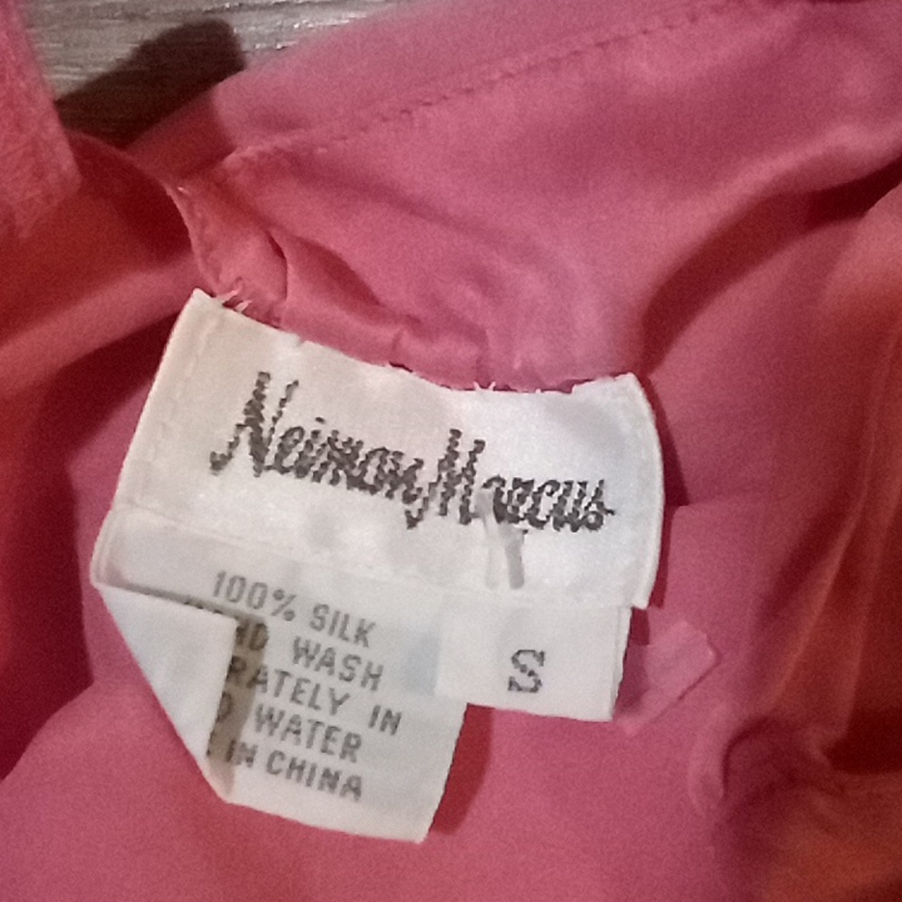 GUC: 90's VINTAGE NEIMAN MARCUS; CORAL PINK 100% SILK MAXI NEGLIGEE DRESS! - Picture 2 of 12